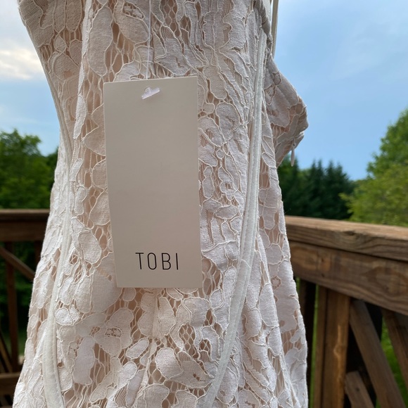 NWT Tobi Lea Ivory and Nude Lace Bodycon Dress - Picture 4 of 7
